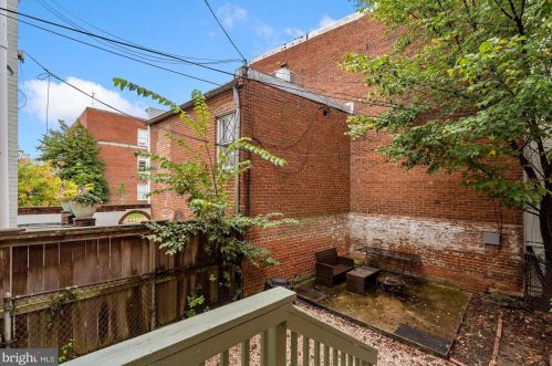 547 11th St, Washington, DC 20003-2831