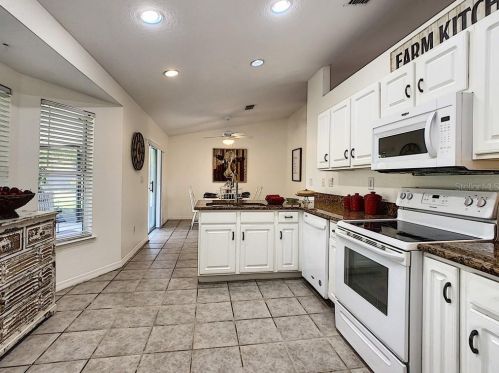 10187 122nd St, Belleview FL  34420-7492 exterior