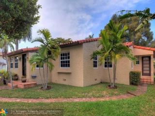 1021 Van Buren St, Hollywood, FL 33019-1638
