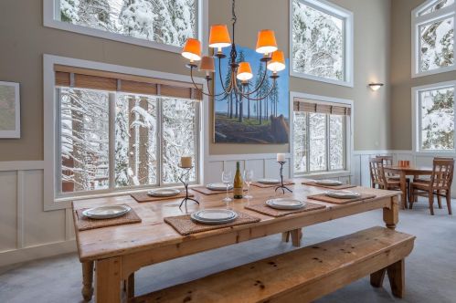 11720 Mougle Ln, Truckee CA  96161-6108 exterior