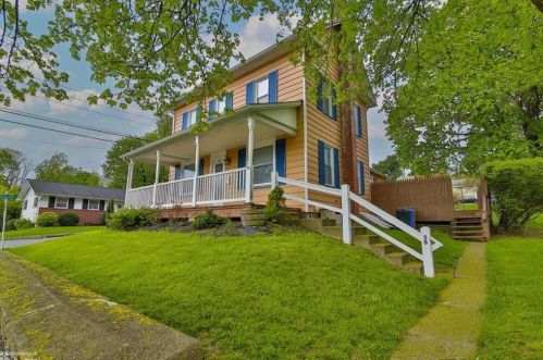 58 Long St, Bangor, PA 18013-2247