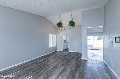 1061 Wildwood Rd, Santa Maria CA  93454-2442 exterior