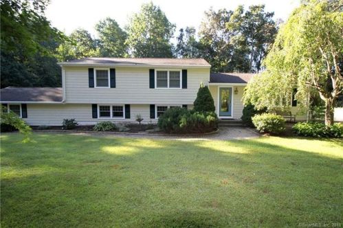 91 Harvester Rd, Upper Stepney, CT 06468-1721