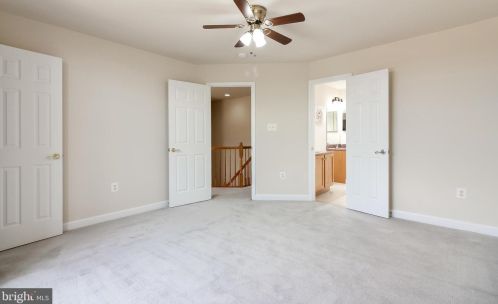 7337 Hooes Rd, Springfield VA 22152-3704 exterior