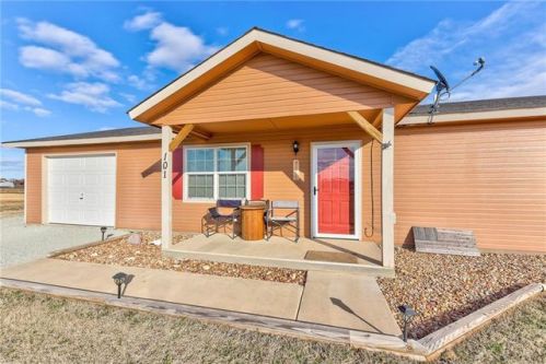 101 Jack Rabbit Dr, Shawnee OK  74804-1009 exterior