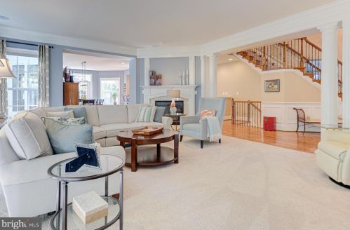 20500 Stone Fox Ct, Leesburg VA 20175-7223 exterior