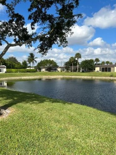 119 Lake Olive Dr, West Palm Beach, FL 33411-3384