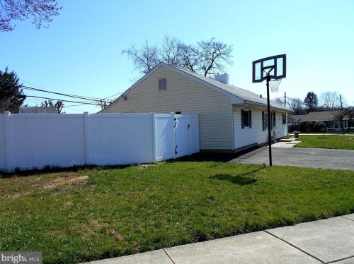 200 Cardiff Rd, Fairless Hills PA  19030-1302 exterior