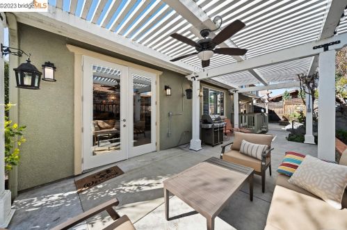 9744 Golden Sky Way, Gilroy CA  95020-9663 exterior