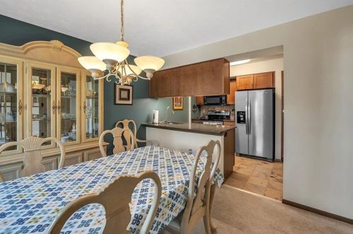 420 Carters Grove Dr, Gibsonia PA  15044-9533 exterior