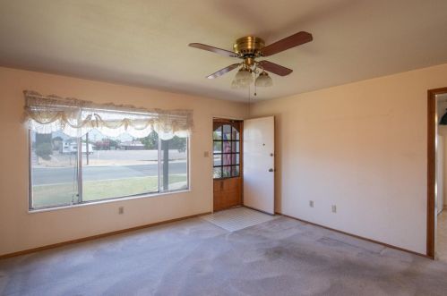 652 North St, Manteca CA 95336-4831 exterior