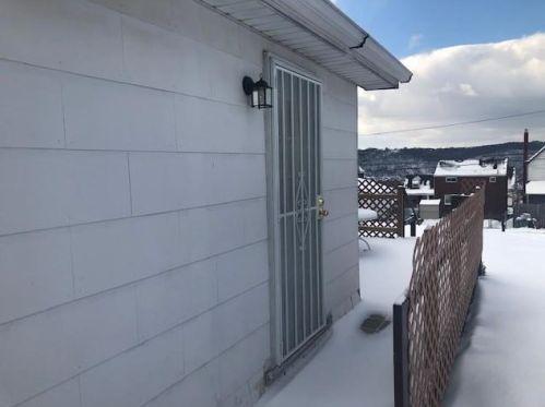 1921 Ridge Ave, New Kensington PA  15068-4041 exterior