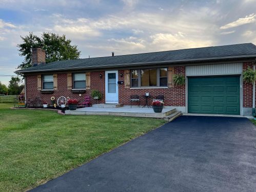 229 Oakdale Ct, West Jefferson, OH 43162-1024