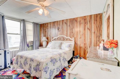 6617 Guyer Ave, Philadelphia PA 19153-2406 exterior