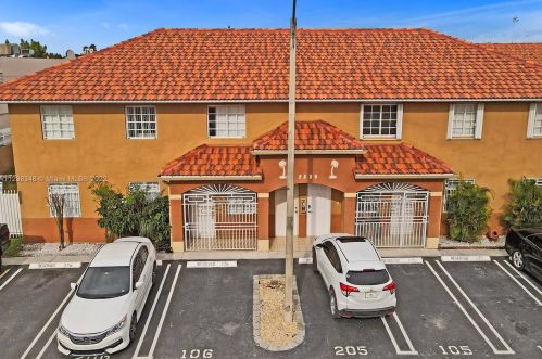 2589 76th St, Hialeah, FL 33016-5668