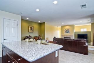 1312 Isabella Way, Vista CA  92084-4020 exterior