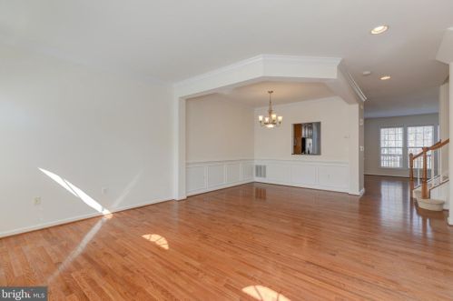 8240 Gunston Commons Way, Lorton VA  22079-5027 exterior