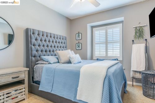 15 Solstice Ct, Oakley CA  94561-1759 exterior