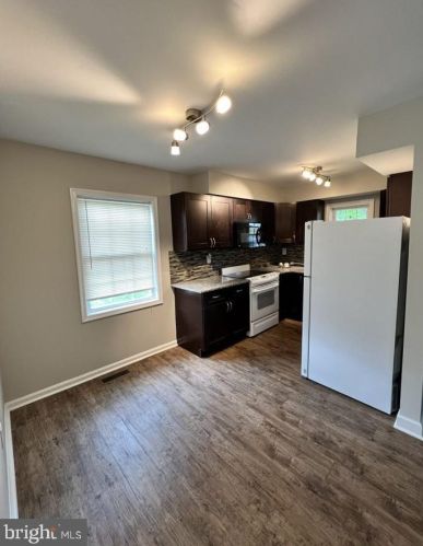 260 Carlyn Ct, Downingtown PA  19335-4204 exterior