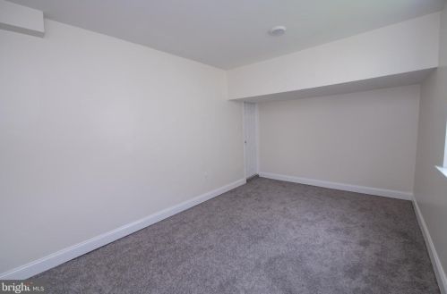 1865 Greymont St, Philadelphia PA  19116-3829 exterior