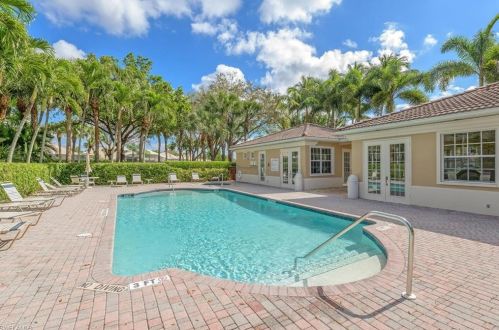 2427 Ravenna Blvd, Naples FL  34109-0385 exterior