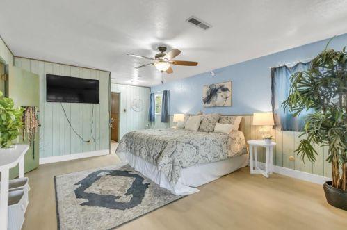 9020 Grove St, Elk Grove CA  95624-2318 exterior