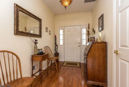 30 Surrey Ln, Flemington NJ  08822-1588 exterior