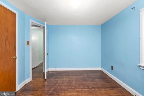 319 Jencohallo Ave, Trenton NJ  08619-3542 exterior