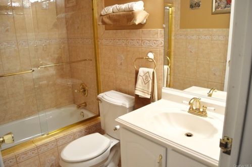 9 Rolling Hills Dr, Panamoka NY  11961-2305 exterior