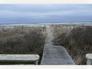 77 Dune Rd, South Hampton, NY 11968-4714