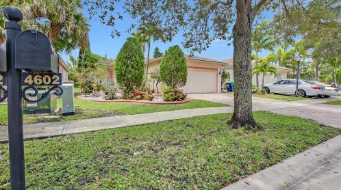 4602 124th Ter, Hollywood, FL 33027-3128