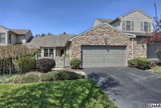 588 Farmhouse Ln, Hummelstown, PA 17036-7003