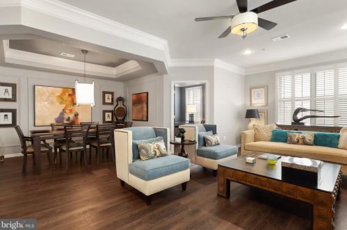 43589 Mcdowell Sq, Leesburg VA  20176-6528 exterior