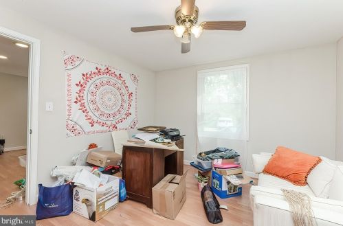 1057 Jefferson Ave, Charles Town WV  25414-1121 exterior