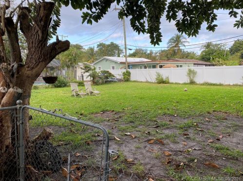 526 7th St, Dania Beach FL  33004-2305 exterior