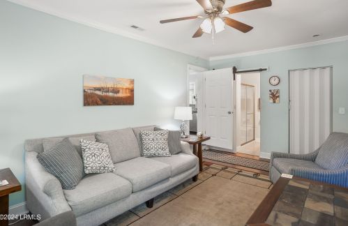 818 Paul Dr, Beaufort SC  29902-6626 exterior