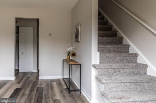 1476 Crown Point Rd, West Deptford, NJ 08093-1710