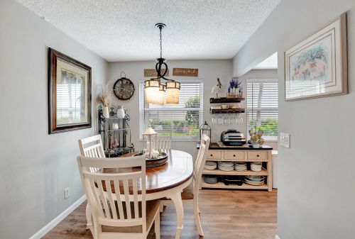 828 Flanders R, Delray Beach FL  33484-5335 exterior