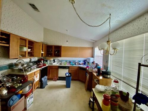 2708 Creekwood Ln, Fort Worth, TX 76123-1195