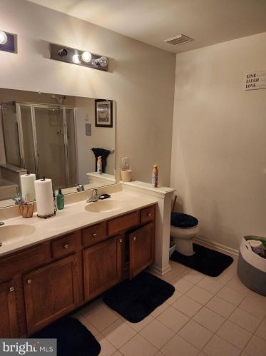 2 Cambridge Ln, Berlin Boro NJ  08009-9692 exterior