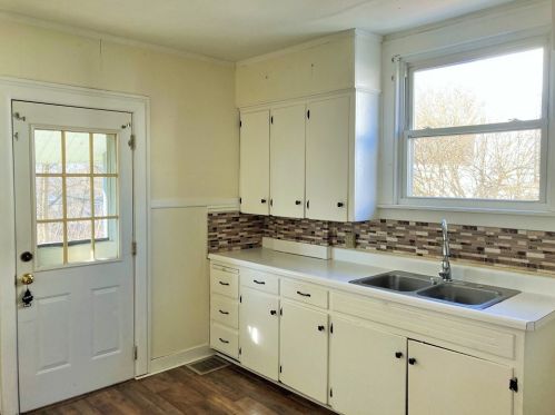 524 Moody Ave, New Castle PA  16105-2431 exterior