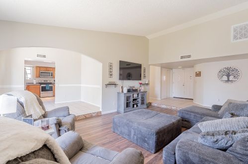 6319 Turquoise Ave, Glendale AZ 85302-1037 exterior