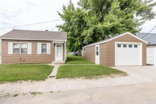 8 Osborn Ave, Sabin MN  56580-4011 exterior