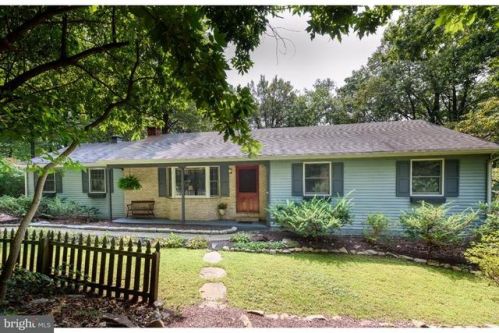 5852 Timothy Dr, Beartown, PA 17555-9694