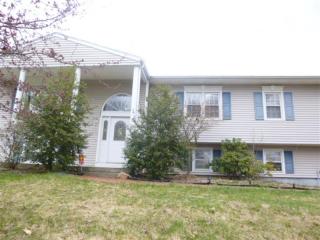 5 Surrey Dr, Brookfield Center, CT 06804-3533
