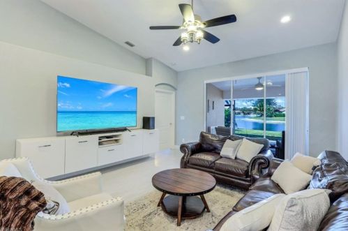 15206 Cortona Way, Naples FL  34120-0672 exterior