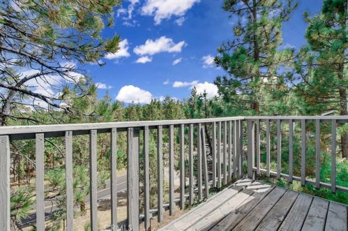 110 Winding Ln, Big Bear City CA  92314-9328 exterior