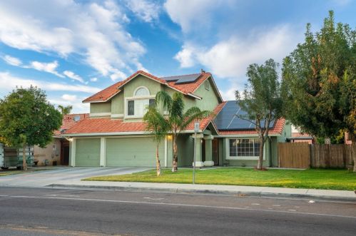 932 Willmott Ave, Los Banos, CA 93635-2618