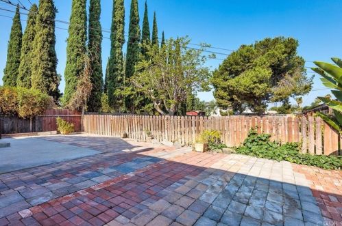 5551 Fullerton Ave, Buena Park CA  90621-1913 exterior