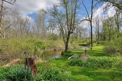 205 Sarepta Rd, Belvidere NJ  07823-2624 exterior